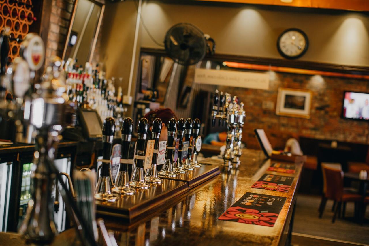 The Duke Of Edinburgh Hotel & Bar Barrow-in-Furness Dış mekan fotoğraf