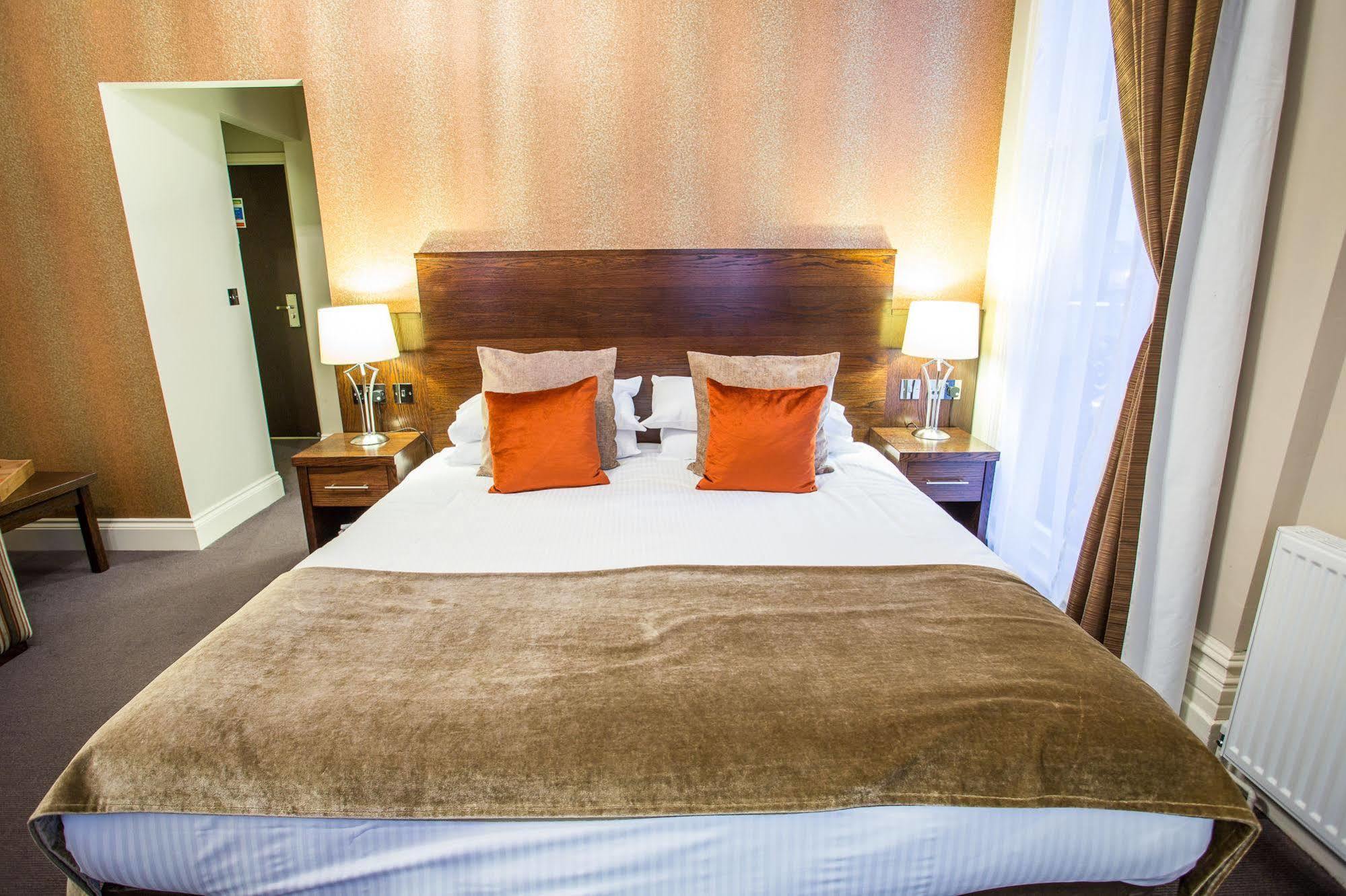 The Duke Of Edinburgh Hotel & Bar Barrow-in-Furness Dış mekan fotoğraf