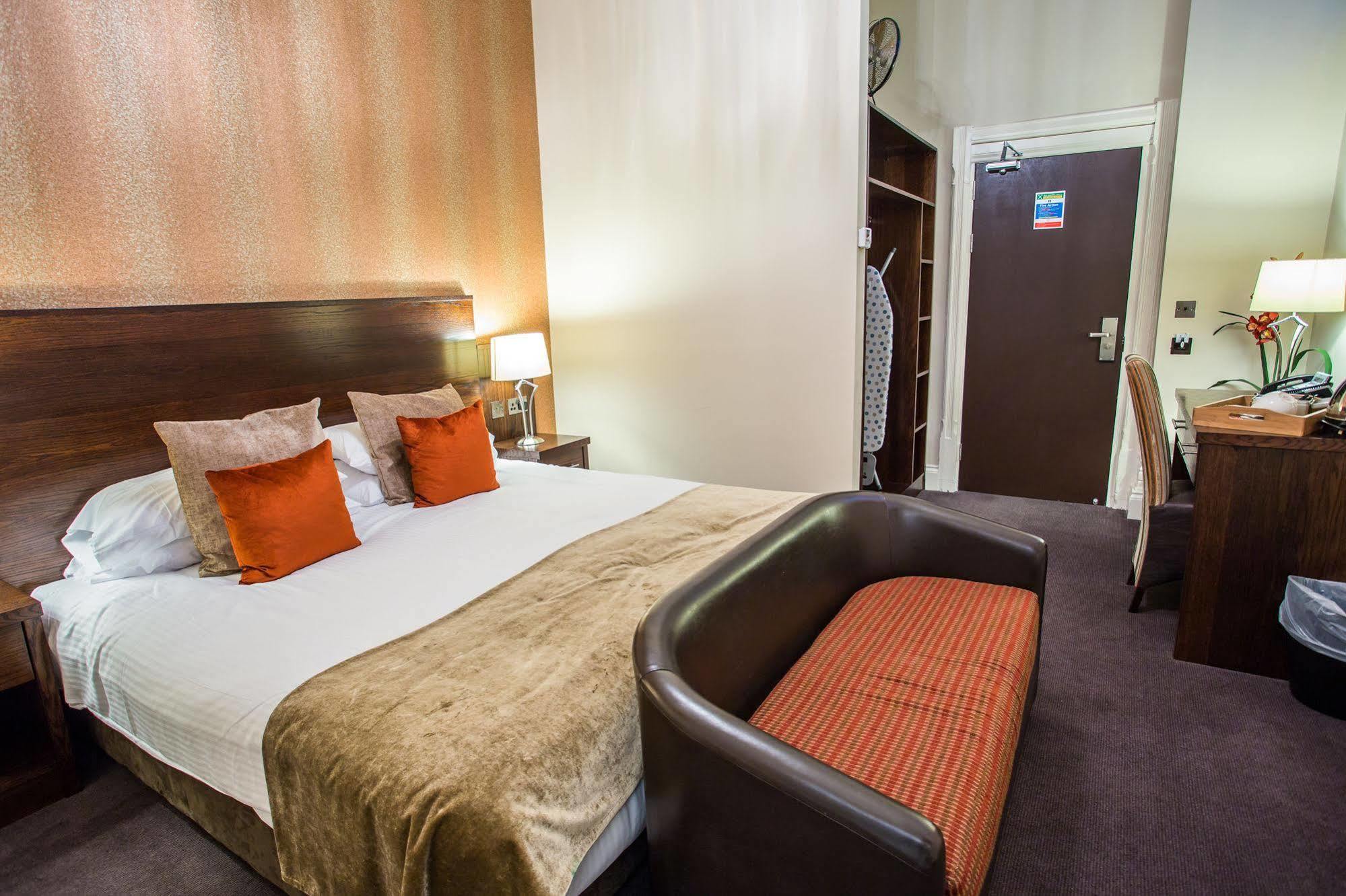 The Duke Of Edinburgh Hotel & Bar Barrow-in-Furness Dış mekan fotoğraf