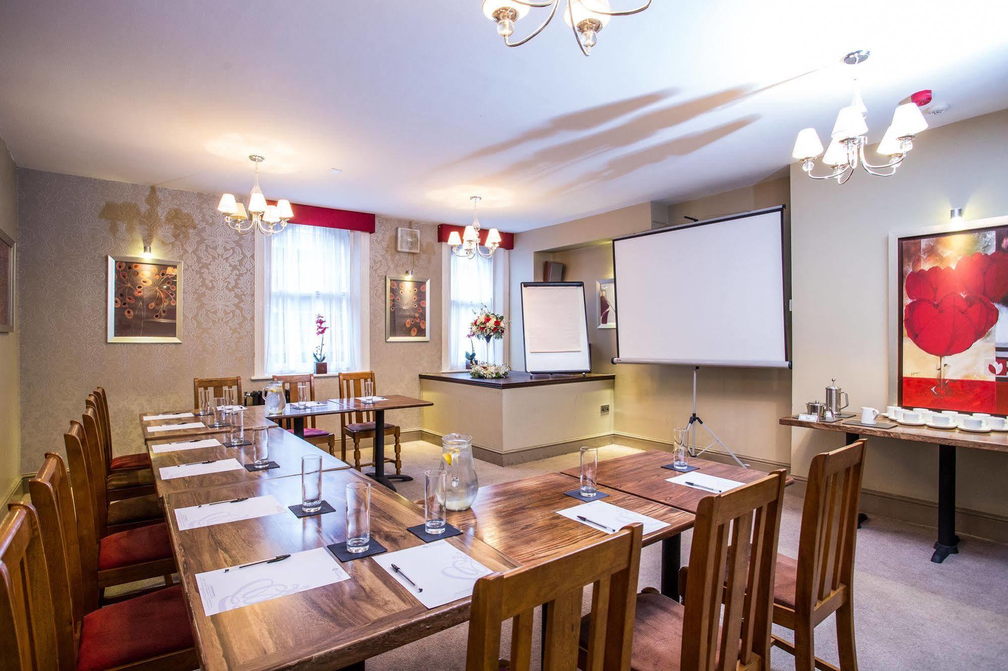 The Duke Of Edinburgh Hotel & Bar Barrow-in-Furness Dış mekan fotoğraf